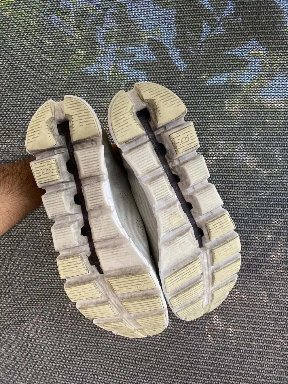 On Cloud 5 Coast Chalk Olive Running Shoes